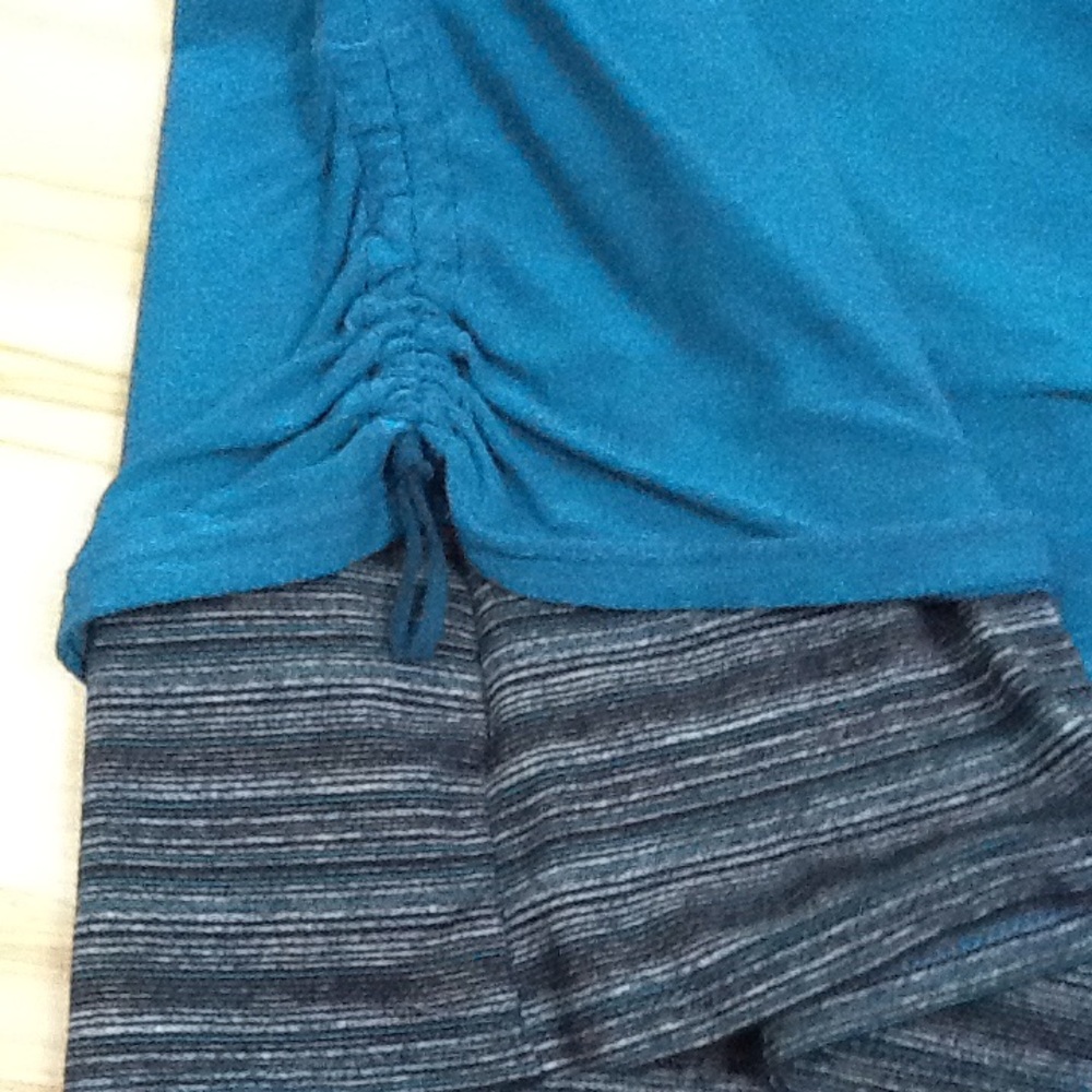 Athleta Racerback Tank Sz XS - Picture 6 of 9